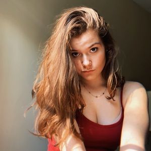 Meet your Posher, Corinne